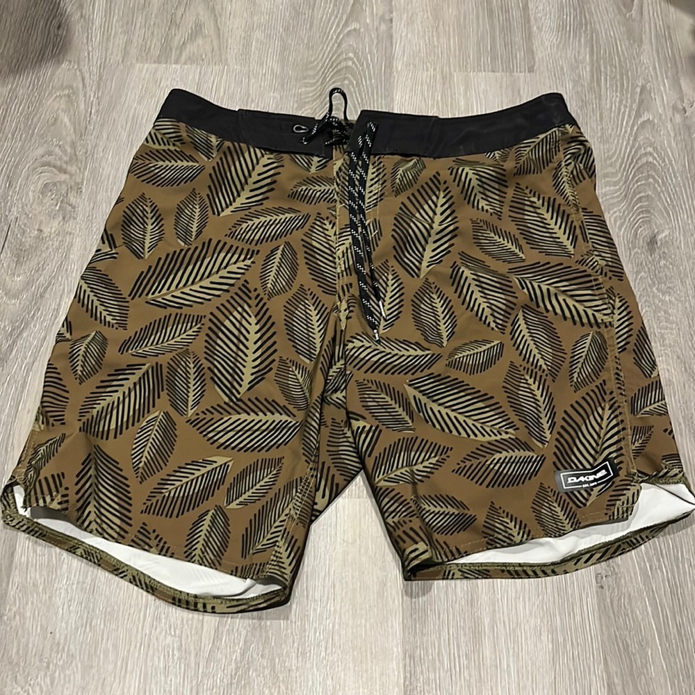 Dakine Board shorts